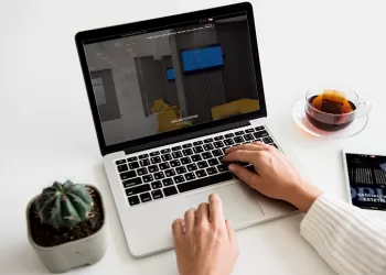 Popüler Dent’in Web Site Tasarımından Fotoğraf Çekimine Tüm Dijital Süreçlerini Yönettik!